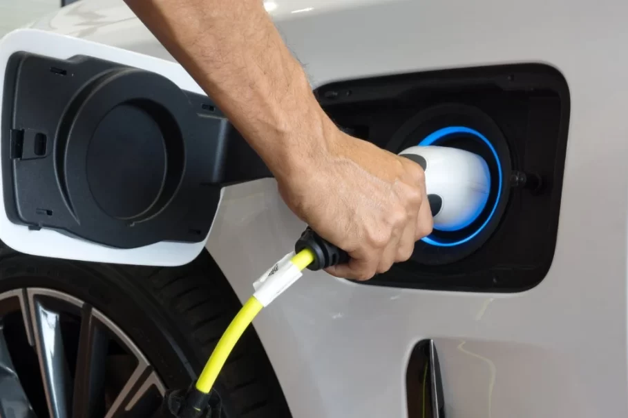 Abastecimento de carro elétrico Abastecimento de carro elétrico